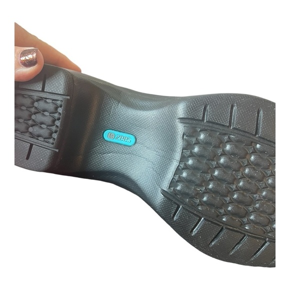 Bzees Willow Slip On Womens Mid Heel Pumps Comfort Black Gold Wedge Size 8 - Picture 4 of 14